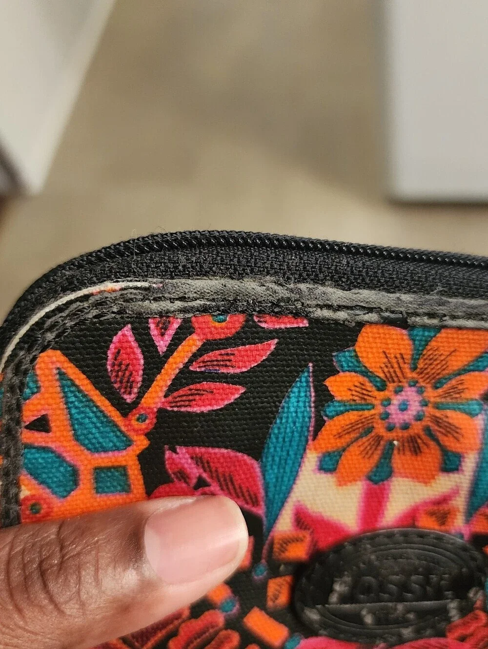 Fossil Key-Per Floral Print Coated Canvas Wristlet Wallet (Peeling, Fair Cond)